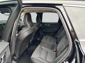 VOLVO XC60 B5 B AWD Core