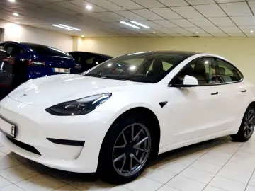 TESLA Model 3 AHK nahezu neu kaufen auch Tesla an