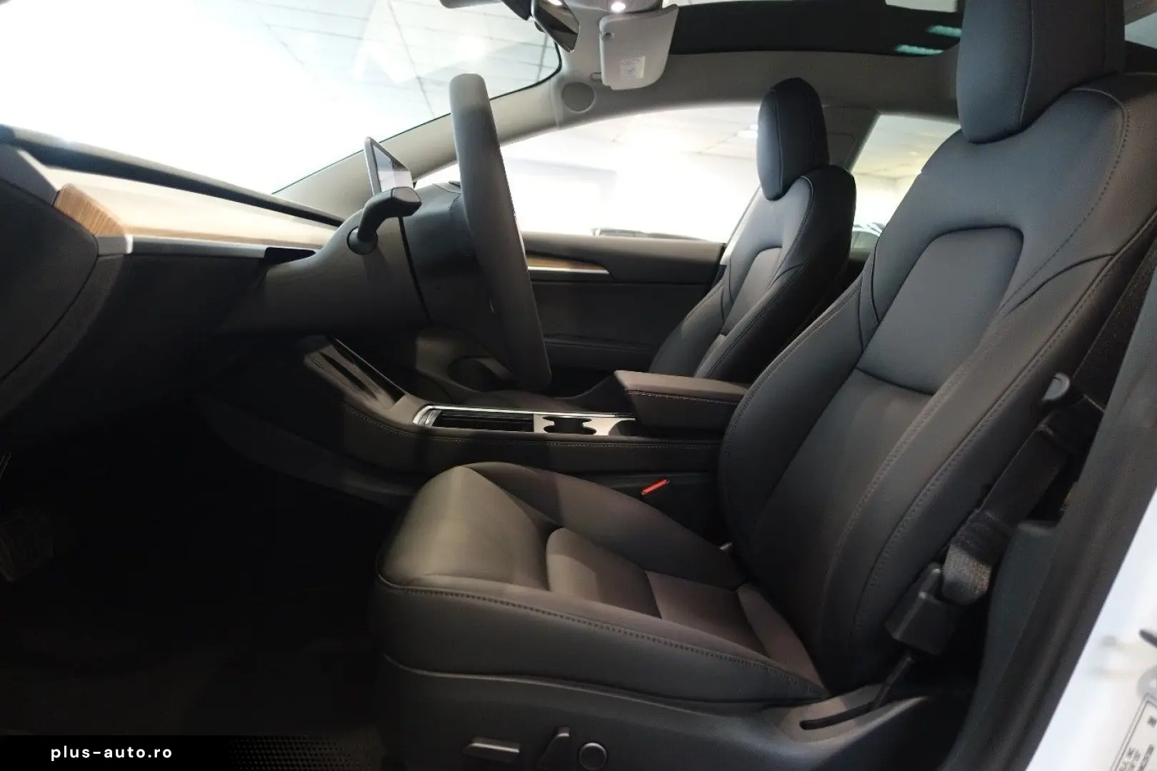 TESLA Model 3 AHK nahezu neu kaufen auch Tesla an