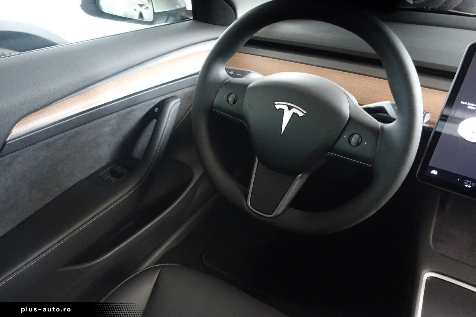 TESLA Model 3 AHK nahezu neu kaufen auch Tesla an