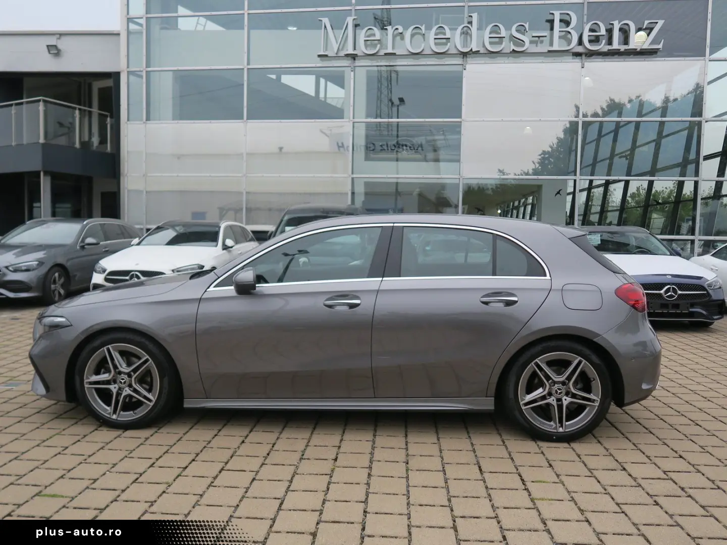 MERCEDES-BENZ A 180 AMG Line