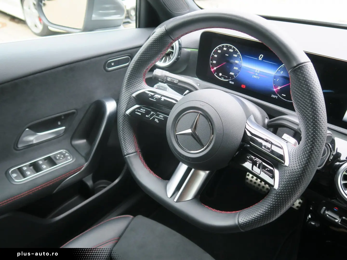 MERCEDES-BENZ A 180 AMG Line