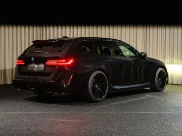 BMW M5 Touring  B&W  M Drivers  Panorama  HUD  AHK