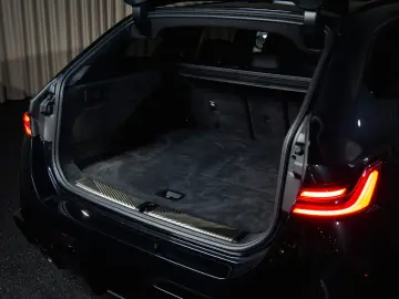 BMW M5 Touring  B&W  M Drivers  Panorama  HUD  AHK