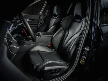 BMW M5 Touring  B&W  M Drivers  Panorama  HUD  AHK