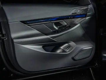 BMW M5 Touring  B&W  M Drivers  Panorama  HUD  AHK