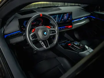 BMW M5 Touring  B&W  M Drivers  Panorama  HUD  AHK