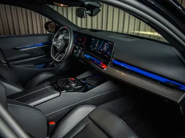 BMW M5 Touring  B&W  M Drivers  Panorama  HUD  AHK