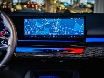 BMW M5 Touring  B&W  M Drivers  Panorama  HUD  AHK