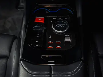 BMW M5 Touring  B&W  M Drivers  Panorama  HUD  AHK