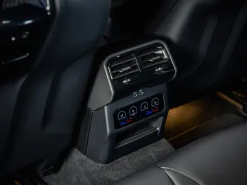 BMW M5 Touring  B&W  M Drivers  Panorama  HUD  AHK