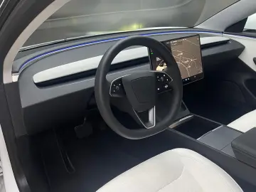 TESLA Model 3 Long Rang Dual Highland AWD PANO ACC 360