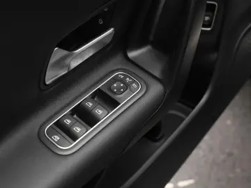 MERCEDES-BENZ CLA 180 Rückfahrkamera Sitzheizung MBU&hellip;