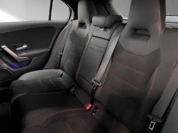 MERCEDES-BENZ A 200 AMG Line