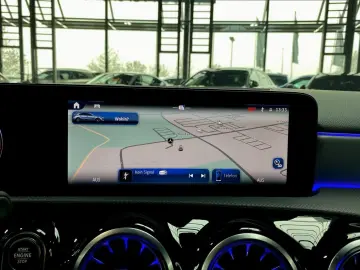 MERCEDES-BENZ A 200 AMG Line