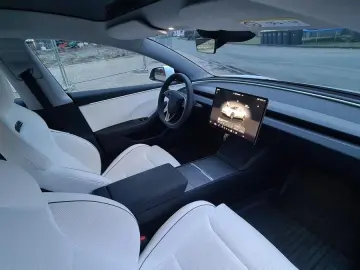 TESLA Model 3 Performance 2024 Highland White White