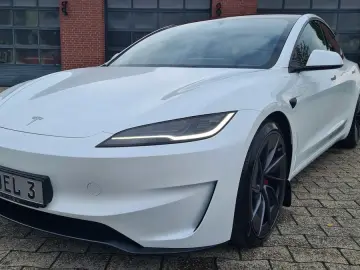 TESLA Model 3 Performance 2024 Highland White White
