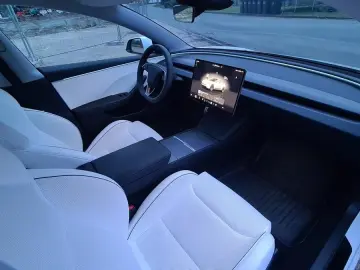 TESLA Model 3 Performance 2024 Highland White White