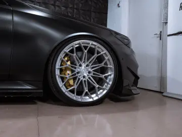 BMW 1000  PS   Vollcarbon   Ceramic   KW V4