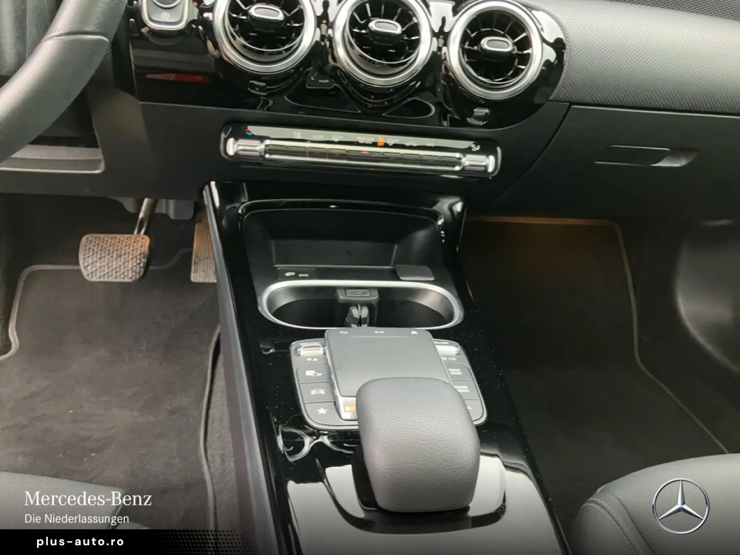 MERCEDES-BENZ CLA 200 d CP Prog Dist Pano LED AHK 360  HUD