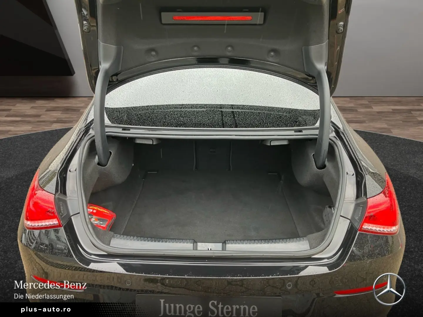 MERCEDES-BENZ CLA 200 d CP Prog Dist Pano LED AHK 360  HUD