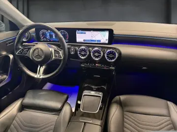 MERCEDES-BENZ CLA 200 d Coupé PROGR. KAM. MBUX LED AMBI. AHK