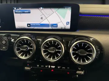 MERCEDES-BENZ CLA 200 d Coupé PROGR. KAM. MBUX LED AMBI. AHK