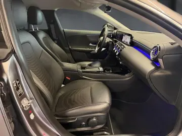 MERCEDES-BENZ CLA 200 d Coupé PROGR. KAM. MBUX LED AMBI. AHK
