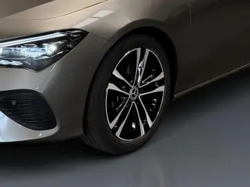 MERCEDES-BENZ CLA 200 d Coupé PROGR. KAM. MBUX LED AMBI. AHK