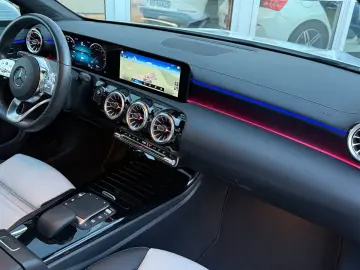 MERCEDES-BENZ CLA 250e Coupe AMG LEDER PANO ACC RFK DAB 18