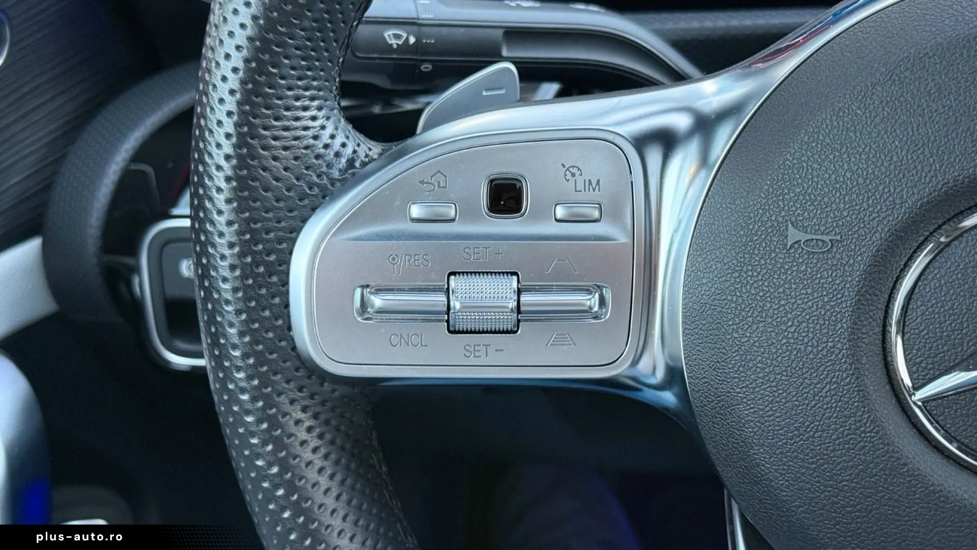 MERCEDES-BENZ CLA 250e Coupe AMG LEDER PANO ACC RFK DAB 18