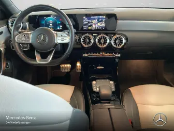 MERCEDES-BENZ A 250 e  AMG Night Pano Keyl Kam Navi  Ambi