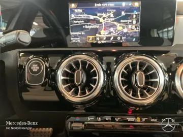 MERCEDES-BENZ A 250 e  AMG Night Pano Keyl Kam Navi  Ambi