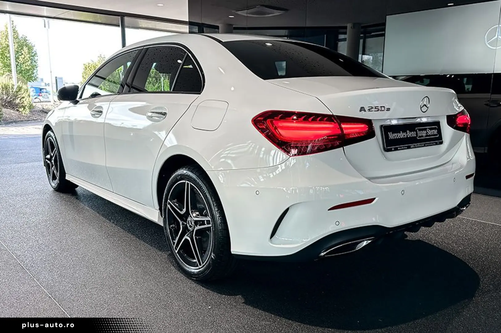 MERCEDES-BENZ A 250 e LIMO AMGPremium Night Multib Pano