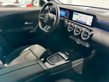 MERCEDES-BENZ A 250 e LIMO AMGPremium Night Multib Pano