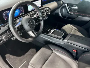 MERCEDES-BENZ A 250 e LIMO AMGPremium Night Multib Pano