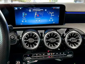 MERCEDES-BENZ A 250 e LIMO AMGPremium Night Multib Pano