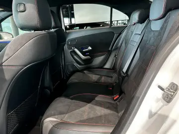 MERCEDES-BENZ A 250 e LIMO AMGPremium Night Multib Pano