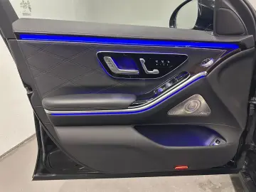 MERCEDES-BENZ S 580 e MAYBACH  BUR 3D FOND ENTERTAINMENT