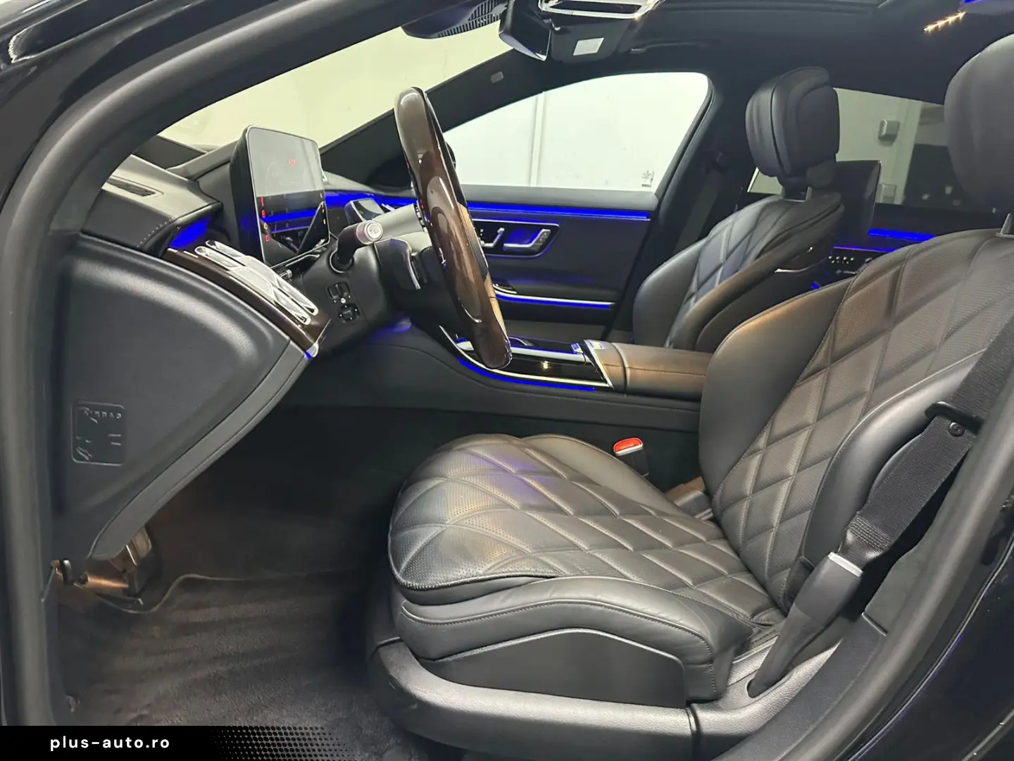 MERCEDES-BENZ S 580 e MAYBACH  BUR 3D FOND ENTERTAINMENT