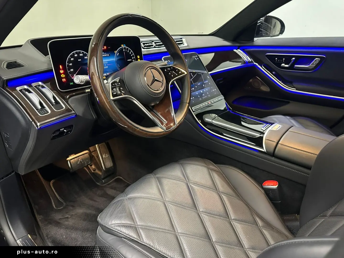 MERCEDES-BENZ S 580 e MAYBACH  BUR 3D FOND ENTERTAINMENT