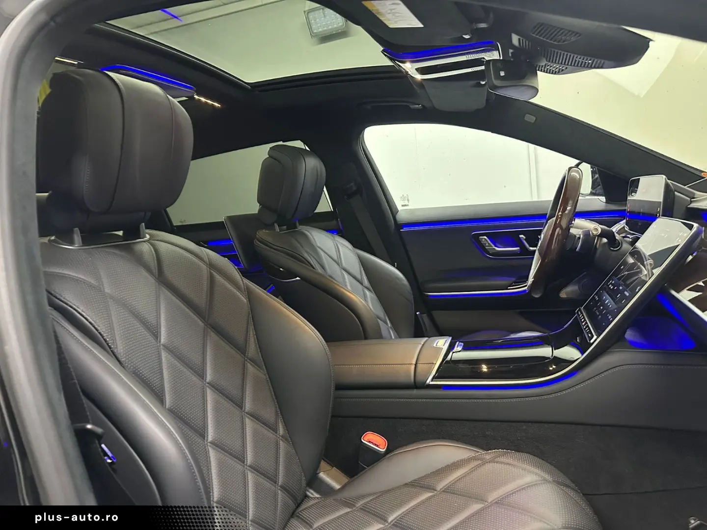 MERCEDES-BENZ S 580 e MAYBACH  BUR 3D FOND ENTERTAINMENT