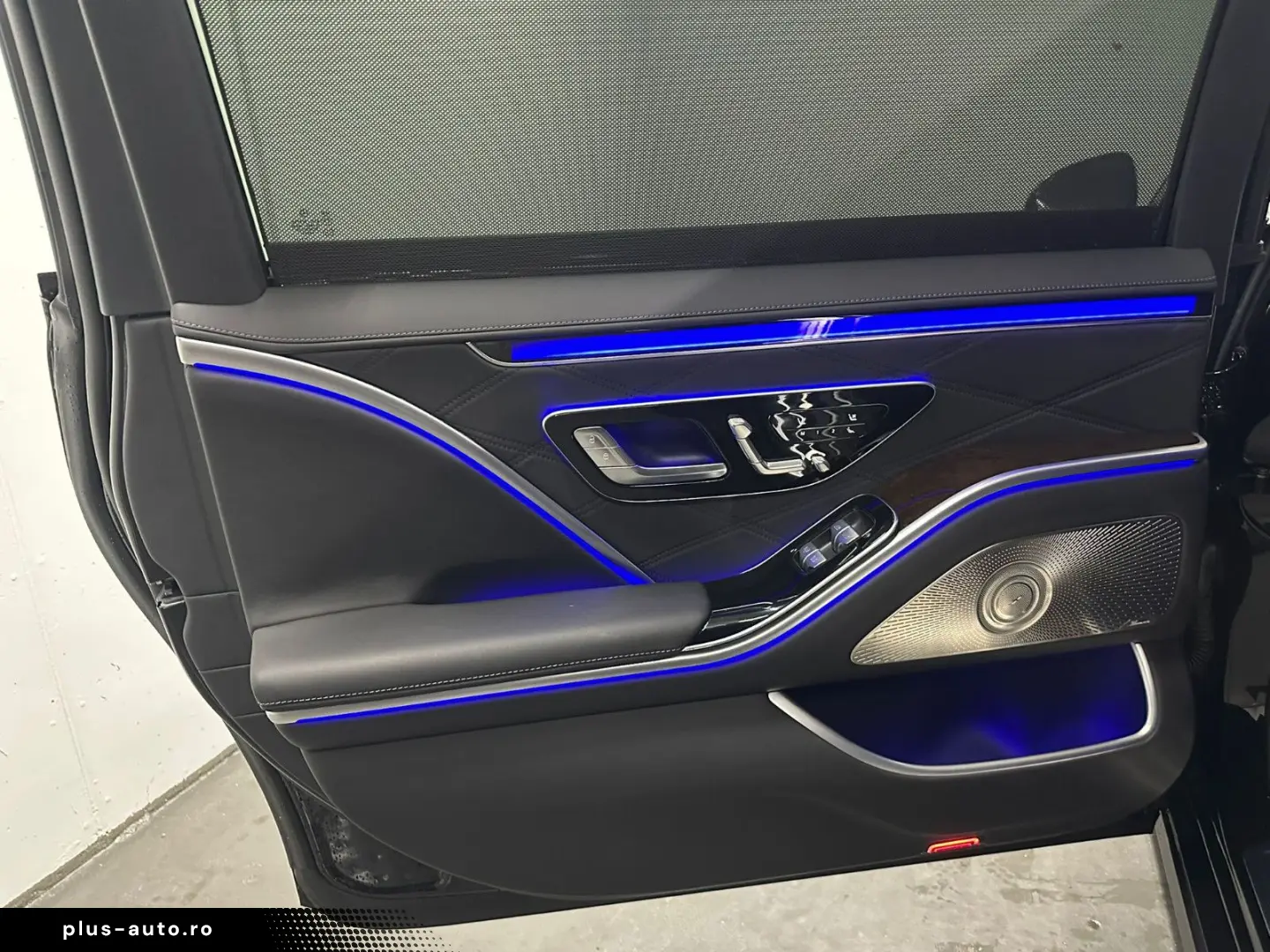 MERCEDES-BENZ S 580 e MAYBACH  BUR 3D FOND ENTERTAINMENT