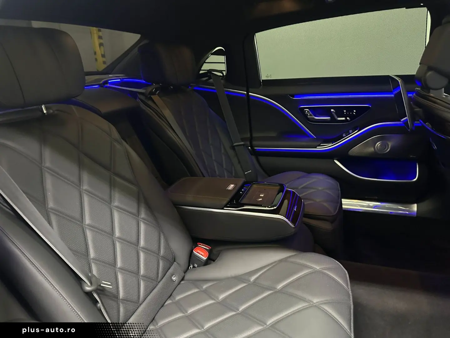 MERCEDES-BENZ S 580 e MAYBACH  BUR 3D FOND ENTERTAINMENT