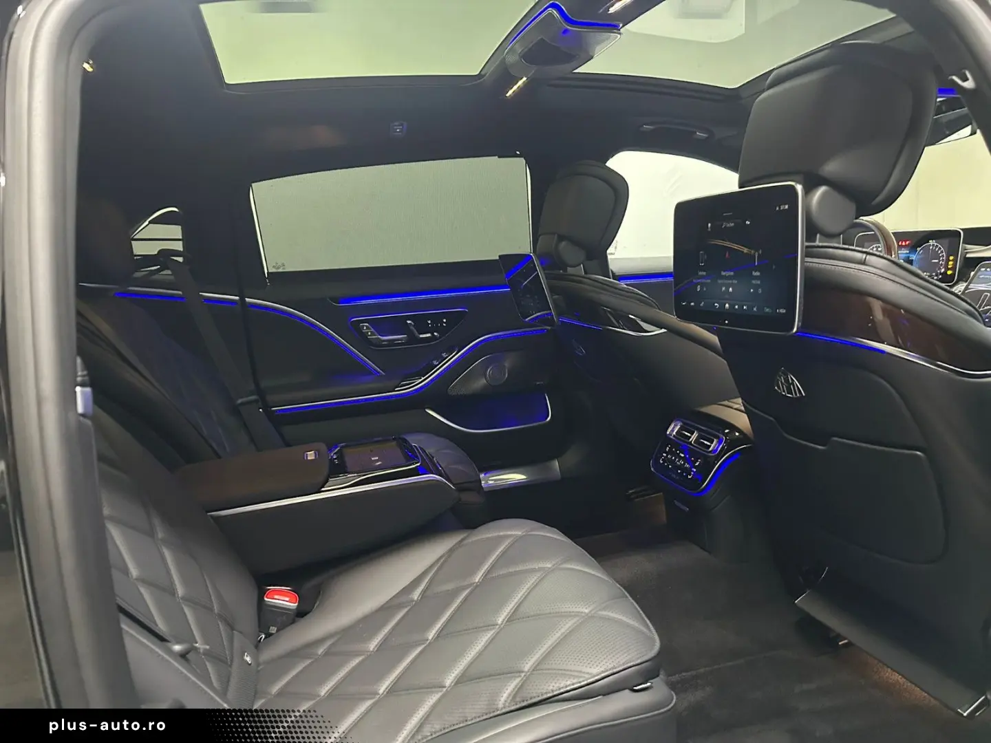 MERCEDES-BENZ S 580 e MAYBACH  BUR 3D FOND ENTERTAINMENT