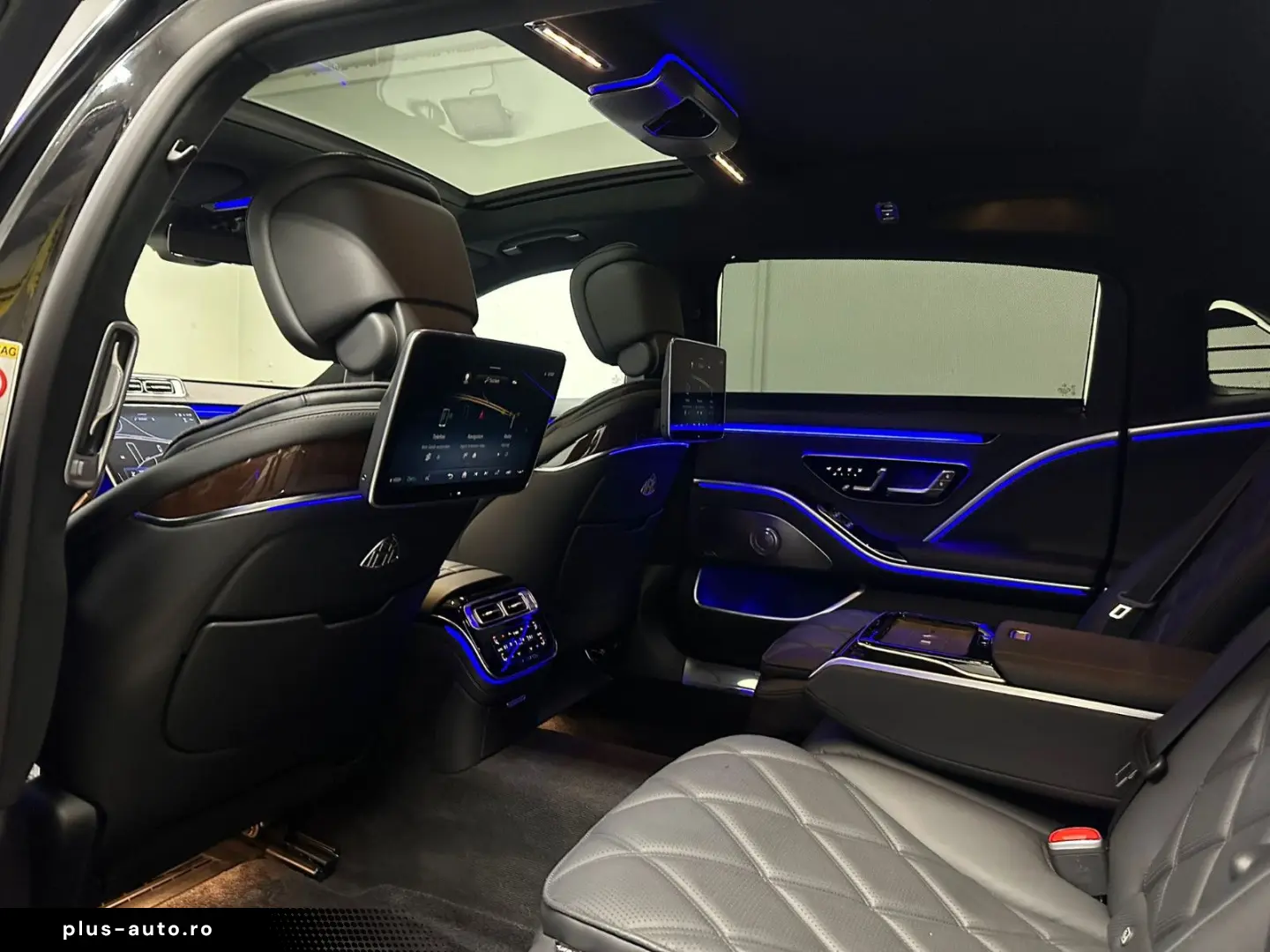 MERCEDES-BENZ S 580 e MAYBACH  BUR 3D FOND ENTERTAINMENT