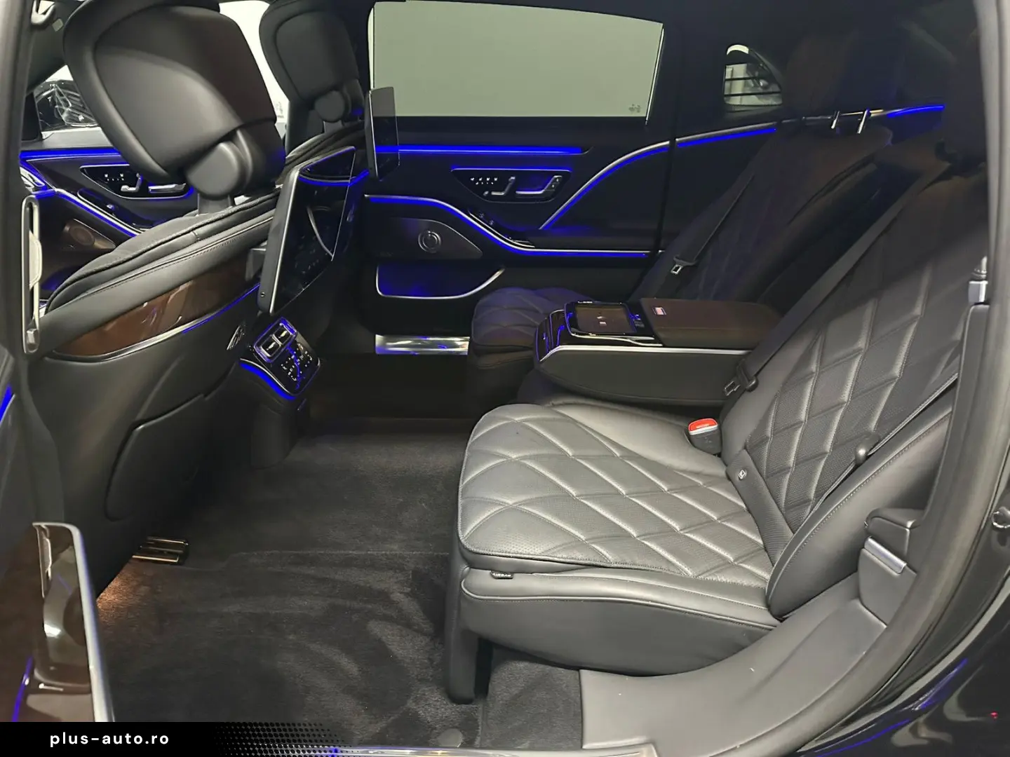 MERCEDES-BENZ S 580 e MAYBACH  BUR 3D FOND ENTERTAINMENT