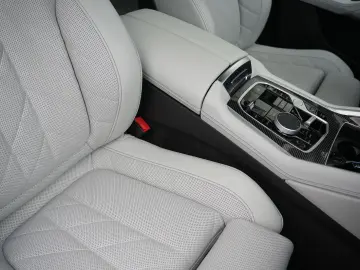 BMW X6 xDrive30d M SPORT PRO-LUFTF.-PANO-HUD-H K-22M