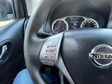 NISSAN Navara NP300 Acenta Double Cab 4x4 3 5 T Anhägel
