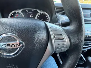 NISSAN Navara NP300 Acenta Double Cab 4x4 3 5 T Anhägel